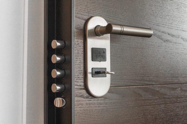 Employing the Services of Licensed Locksmiths – The Difference It Makes