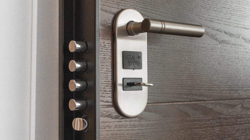 Employing the Services of Licensed Locksmiths – The Difference It Makes
